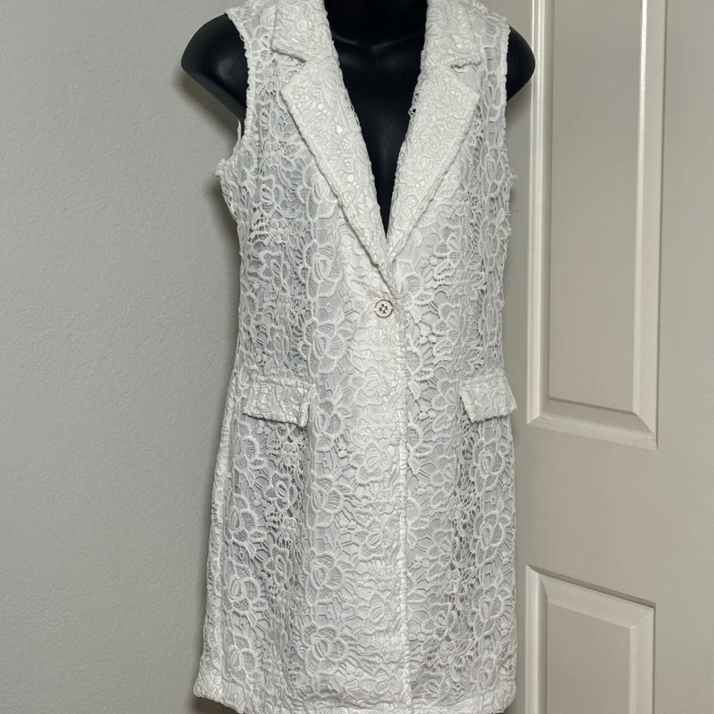 Nanette Lepore Ivory Floral Lace Vest